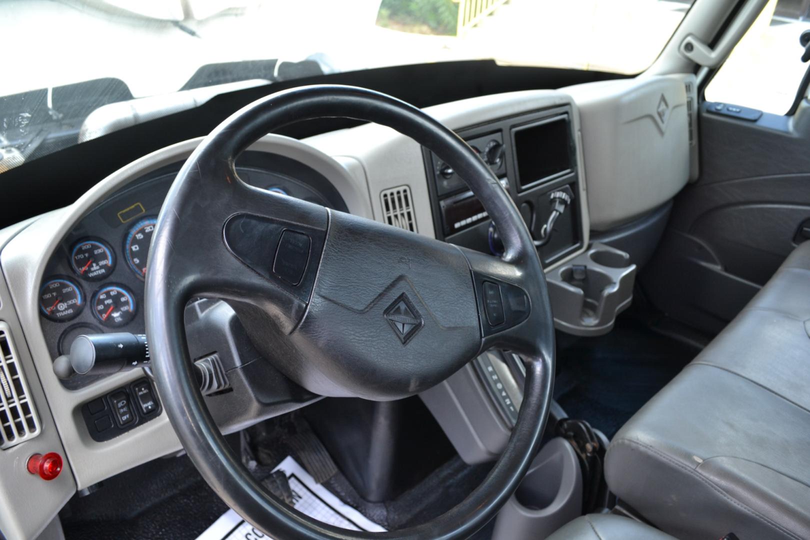 2014 WHITE /BLACK INTERNATIONAL TERRASTAR with an MAXXFORCE 7 6.4L 220HP engine, ALLISON 1000 6SPD AUTOMATIC transmission, located at 9172 North Fwy, Houston, TX, 77037, (713) 910-6868, 29.887470, -95.411903 - Photo#15